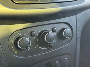 Седан Renault Logan 2017 года, 829000 рублей, Ижевск