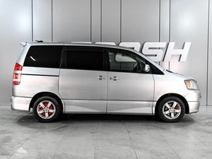 Минивэн Toyota Noah 2001 года, 899000 рублей, Аксай