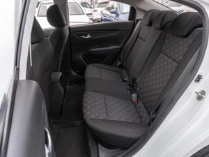 Седан Kia Rio 2017 года, 1179000 рублей, Саратов