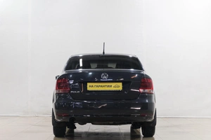 Седан Volkswagen Polo 2016 года, 1099000 рублей, Новокузнецк