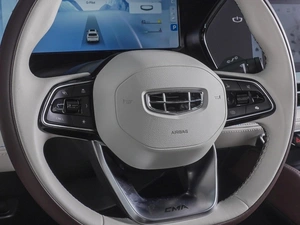 Внедорожник Geely Monjaro 2023 года, 3250000 рублей, Ростов-на-Дону