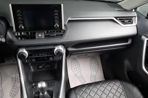 Внедорожник Toyota RAV4 2020 года, 2899000 рублей, Оренбург