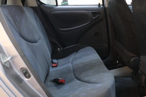 Хетчбэк Toyota Vitz 2002 года, 369000 рублей, Омск