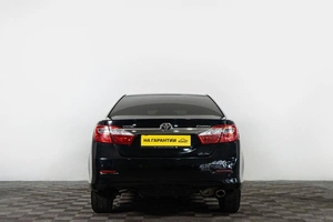 Седан Toyota Camry 2013 года, 1799000 рублей, Сургут