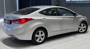 Седан Hyundai Avante 2011 года, 997000 рублей, Красноярск