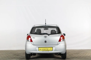 Хетчбэк Toyota Vitz 2009 года, 649000 рублей, Тюмень