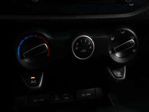 Хетчбэк Kia Rio X-Line 2018 года, 1199000 рублей, Тюмень