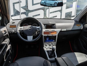 Хетчбэк Opel Astra 2013 года, 540000 рублей, Краснодар