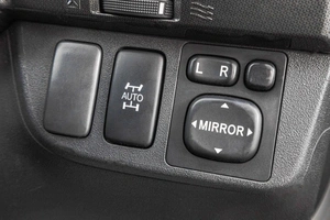 Минивэн Toyota Wish 2004 года, 989000 рублей, Барнаул