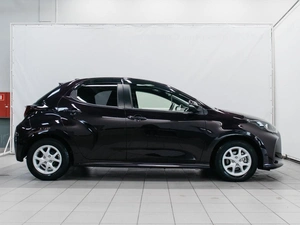 Хетчбэк Toyota Yaris 2020 года, 1500000 рублей, Красноярск