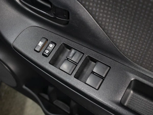 Хетчбэк Toyota Vitz 2017 года, 960000 рублей, Омск