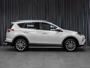 Внедорожник Toyota RAV4 2018 года, 2419000 рублей, Тюмень