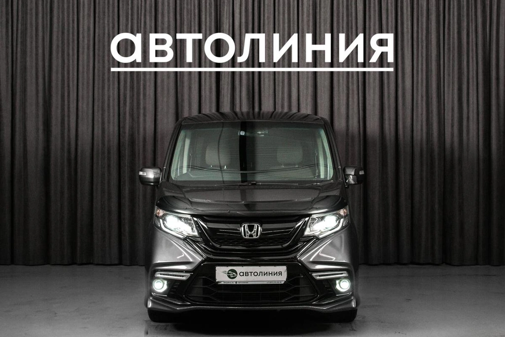 Минивэн Honda Stepwgn Spada 2015 года, 1580000 рублей, Красноярск