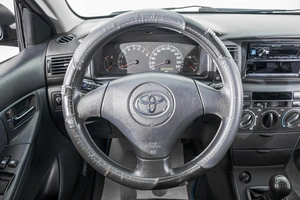 Седан Toyota Corolla 2002 года, 599000 рублей, Барнаул