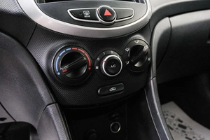 Хетчбэк Hyundai Solaris 2012 года, 729000 рублей, Красноярск