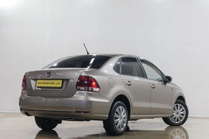 Седан Volkswagen Polo 2016 года, 1129000 рублей, Новокузнецк