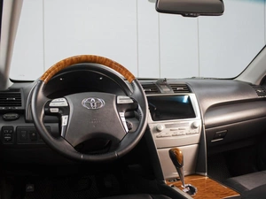 Седан Toyota Camry 2010 года, 990000 рублей, Омск