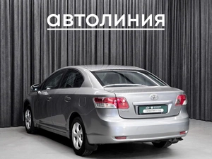 Седан Toyota Avensis 2011 года, 1100000 рублей, Красноярск