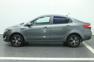 Седан Kia Rio 2012 года, 970000 рублей, Красноярск