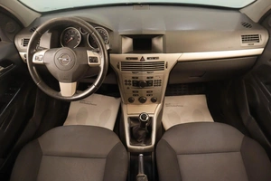 Хетчбэк Opel Astra 2007 года, 439000 рублей, Челябинск