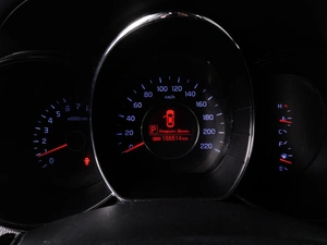 Седан Kia Rio 2014 года, 1025000 рублей, Красный Пахарь