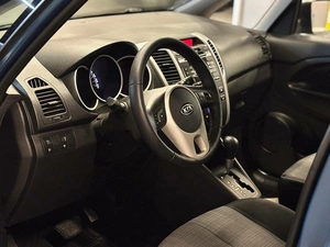 Минивэн Kia Venga 2011 года, 897000 рублей, Красноярск