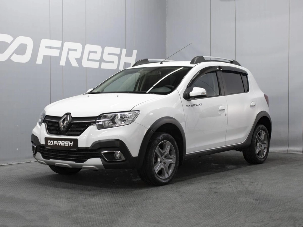 Хетчбэк Renault Sandero 2021 года, 1300000 рублей, Омск