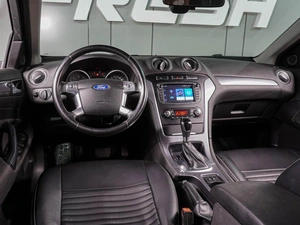 Седан Ford Mondeo 2013 года, 949000 рублей, Воронеж