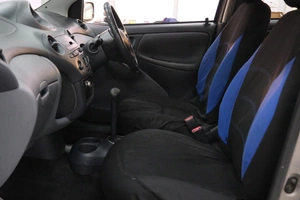 Хетчбэк Toyota Vitz 2002 года, 369000 рублей, Омск