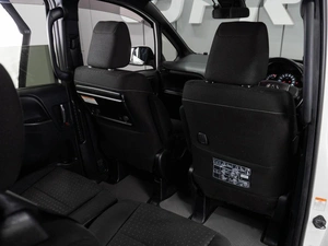 Минивэн Toyota Noah 2018 года, 2530000 рублей, Тюмень
