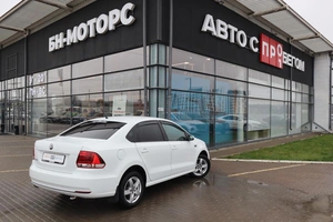 Седан Volkswagen Polo 2016 года, 1130000 рублей, Мирное