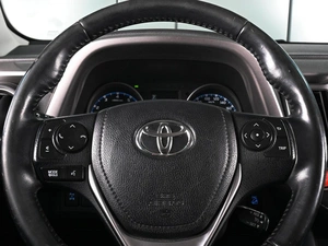 Внедорожник Toyota RAV4 2017 года, 2549000 рублей, Аксай