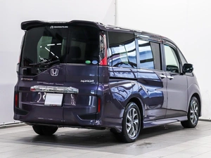 Минивэн Honda Stepwgn Spada 2016 года, 1699000 рублей, Красноярск