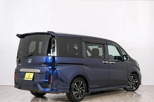 Минивэн Honda Stepwgn Spada 2021 года, 2999000 рублей, Красноярск