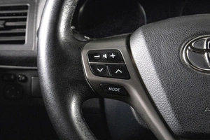 Седан Toyota Avensis 2009 года, 1019000 рублей, Сургут