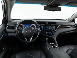 Седан Toyota Camry 2018 года, 2997444 рублей, Москва