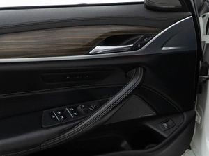 Седан BMW 5 серия 2019 года, 3099055 рублей, Москва
