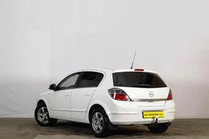 Хетчбэк Opel Astra 2013 года, 749000 рублей, Тюмень