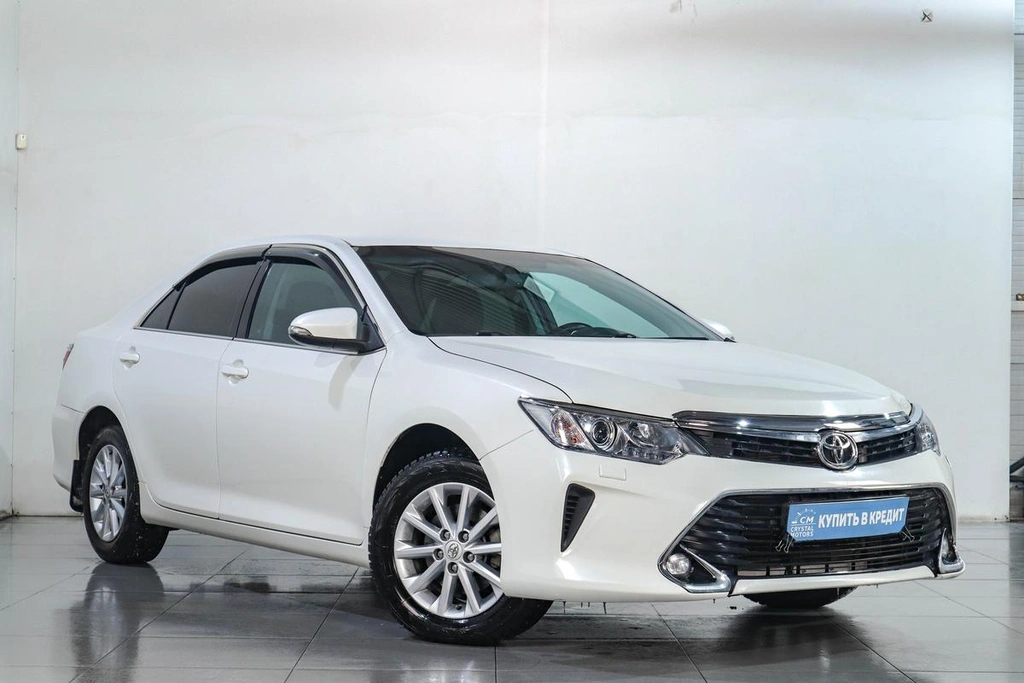 Седан Toyota Camry 2017 года, 2069000 рублей, Челябинск