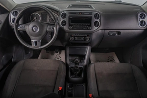 Внедорожник Volkswagen Tiguan 2013 года, 1259000 рублей, Томск