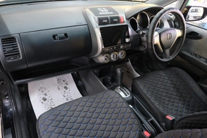 Хетчбэк Honda Fit 2006 года, 629000 рублей, Омск