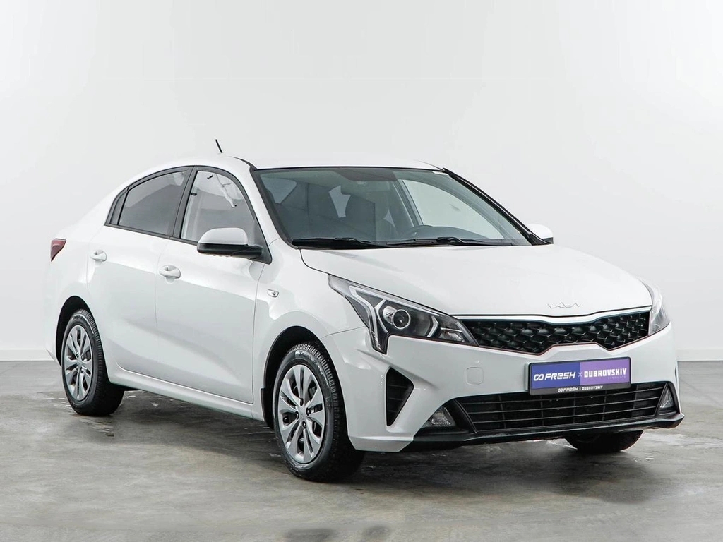 Седан Kia Rio 2022 года, 1348055 рублей, Москва