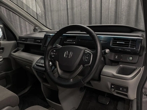 Минивэн Honda Stepwgn Spada 2015 года, 1665000 рублей, Красноярск