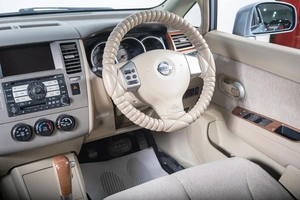 Седан Nissan Tiida Latio 2004 года, 459000 рублей, Томск