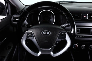 Хетчбэк Kia Rio 2016 года, 909000 рублей, Пермь