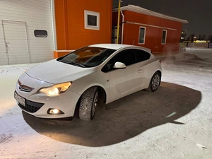 Хетчбэк Opel Astra GTC 2012 года, 800000 рублей, Красноярск