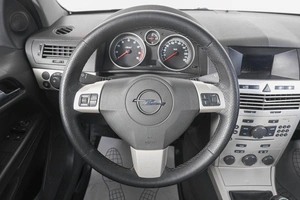 Хетчбэк Opel Astra 2008 года, 399000 рублей, Кемерово