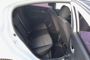 Седан Kia Rio 2017 года, 1200000 рублей, Мирное