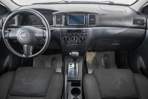 Седан Toyota Corolla 2004 года, 499000 рублей, Барнаул