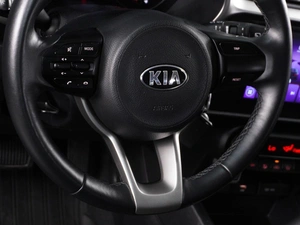 Хетчбэк Kia Rio X 2021 года, 1799000 рублей, Красный Пахарь